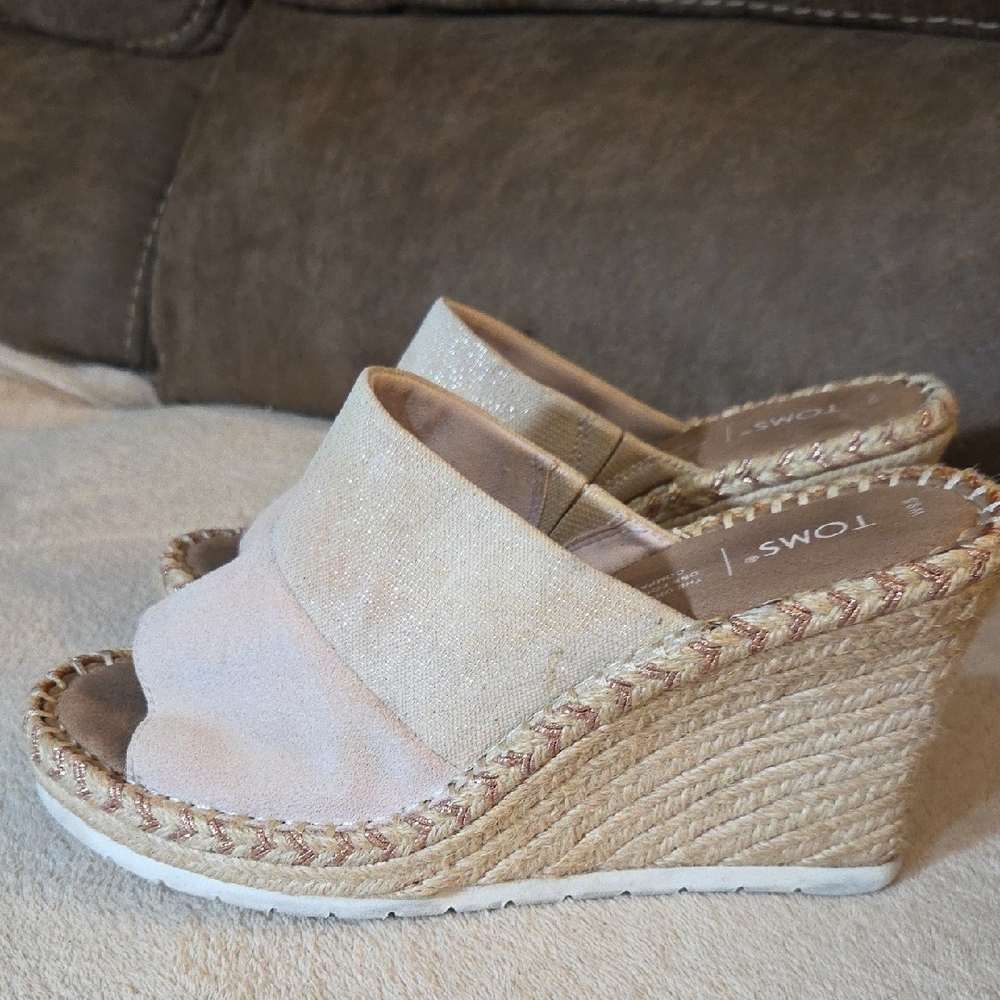 Toms Monica Mule Suede Platform Wedge Sandals Peony Suede/Metallic Size 9.5